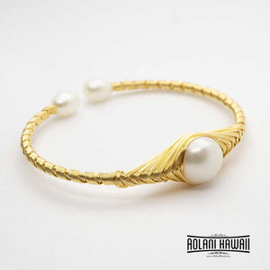 NEW - Handmade Copper wire wound bracelet with white pearl