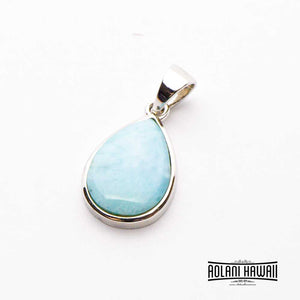 
            
                Load image into Gallery viewer, Tear Drop Shape Larimar Inlaid Sterling Silver Wave Pendant
            
        