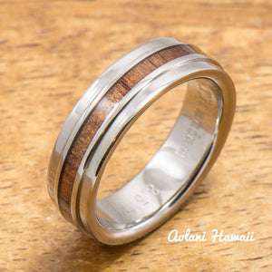 
            
                Load image into Gallery viewer, Titanium Ring with raised Hawaiian Koa Woodm Inlay (6mm width,  Flat Style) - Aolani Hawaii
            
        